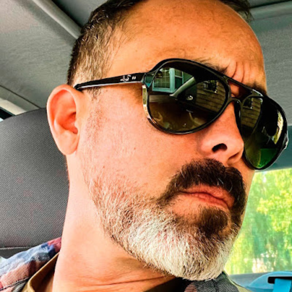 Meet your Posher, Kelly - Picture 1 of 1